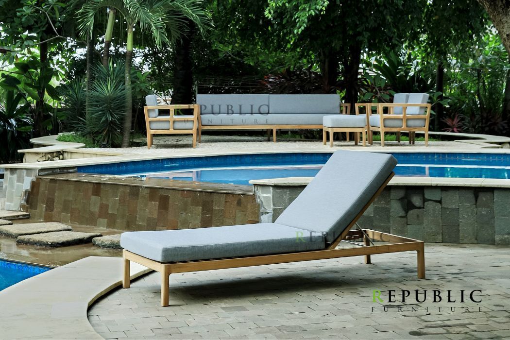 teak lounger